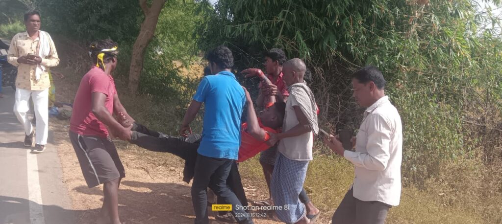 दो बाइक की आपस में भिड़ंत, बाइक सवार दोनों गंभीर 1 IMG 20241115 WA0350