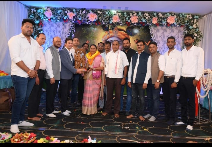 अखिल भारतीय अघरिया समाज क्षेत्र पत्थलगाँव द्वारा श्रीकृष्ण जन्माष्टमी सह वार्षिक सम्मेलन का भव्य आयोजन 1 IMG 20250818 WA0011
