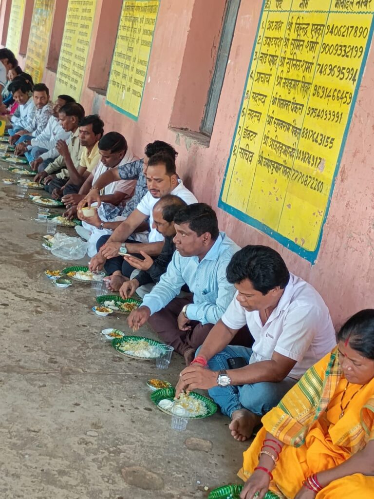 पत्थलगांव विकासखंड के स्कूलो में पलकों ने सामाजिक अंकेक्षणन पर बढ़ चढ़ कर लिया हिस्सा 1 IMG 20251007 WA0007